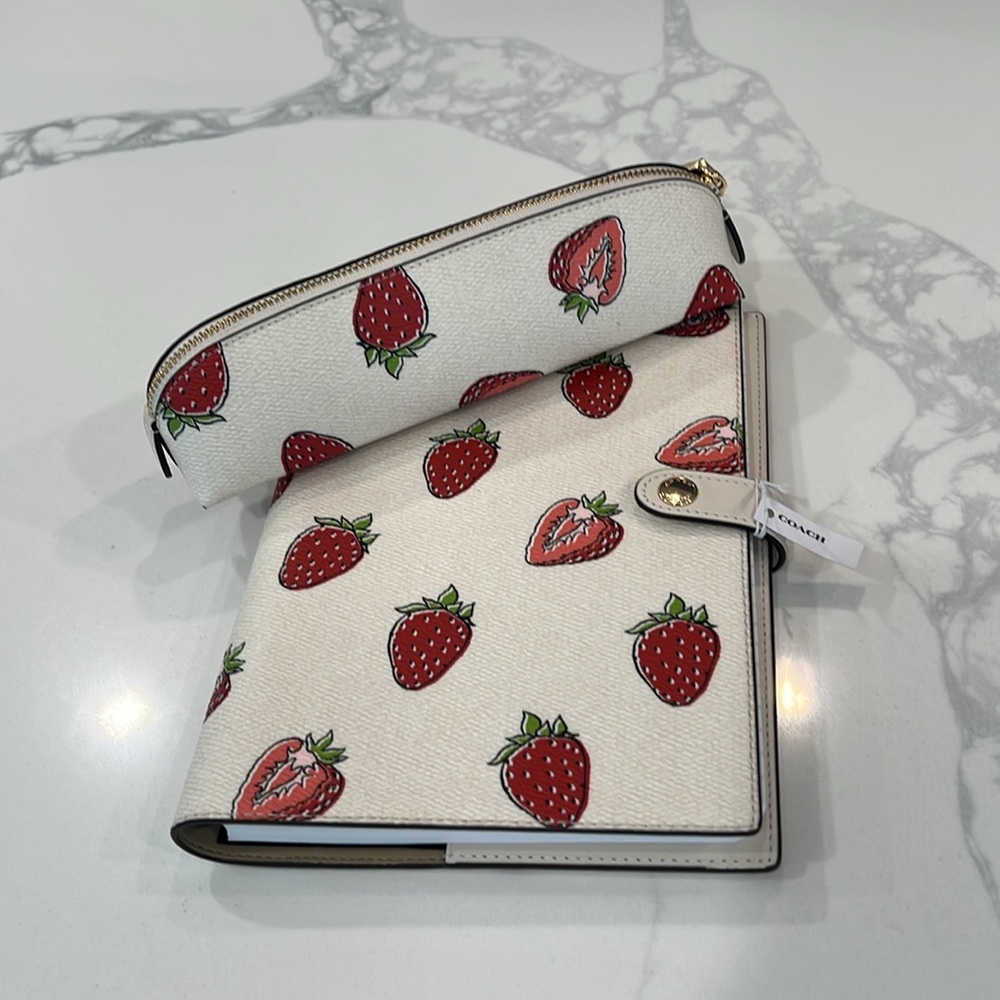 Cute.🍓Coach🍓Notebook &✏️✏️Case. - Picture 7 of 16
